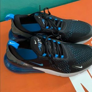 Nike air 270 like new size 13